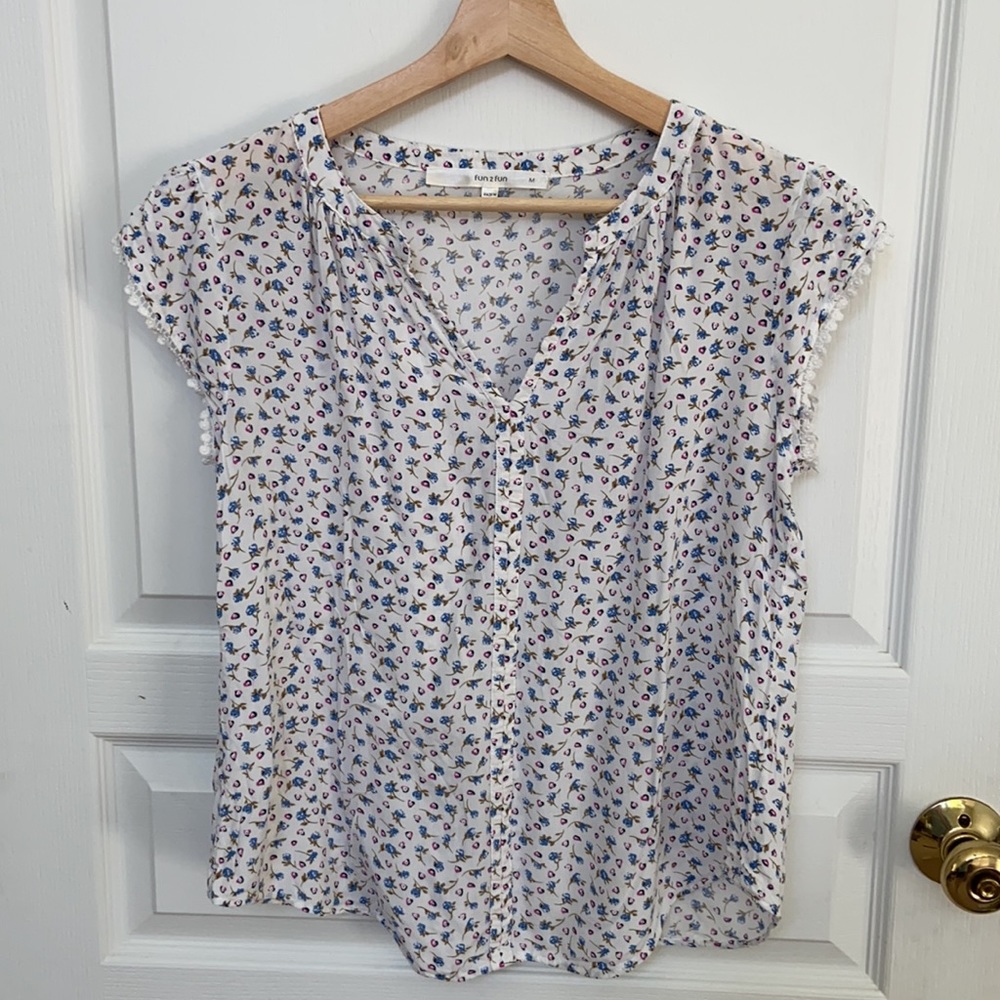 Fun2fun Zahari Split Neck Top